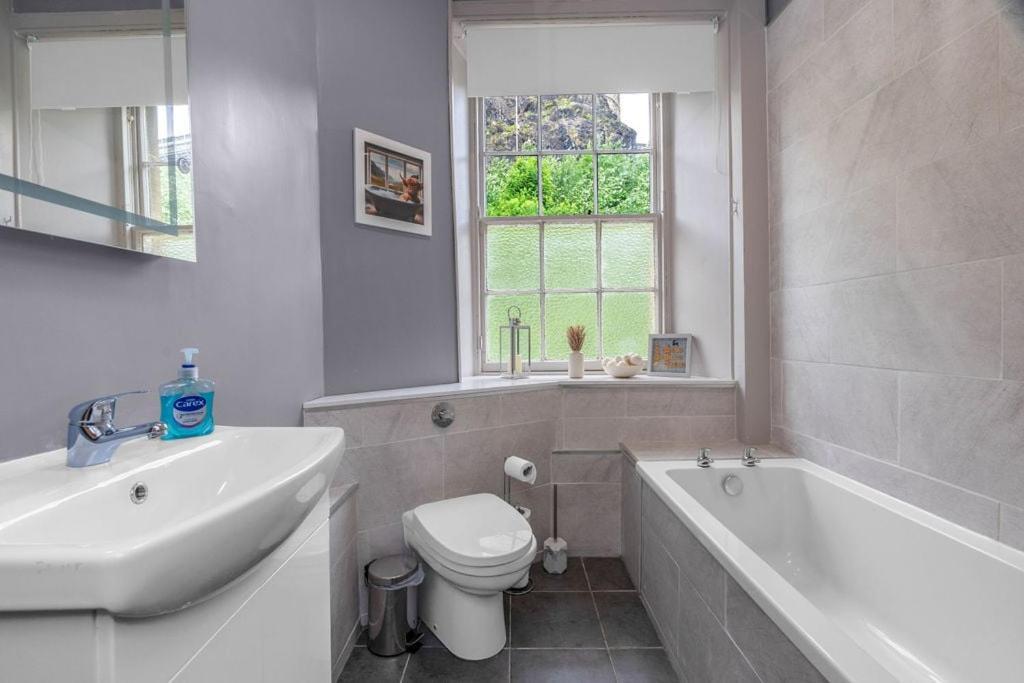 Guestready - Lovely Nest In The Old Town Edinburgh Bagian luar foto